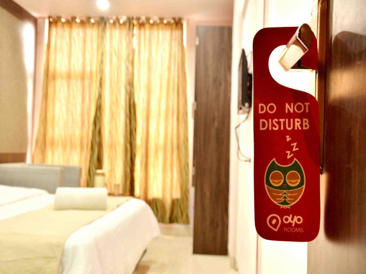 Oyo 2403 Hotel Aamantran Avenue Ujjain Dış mekan fotoğraf