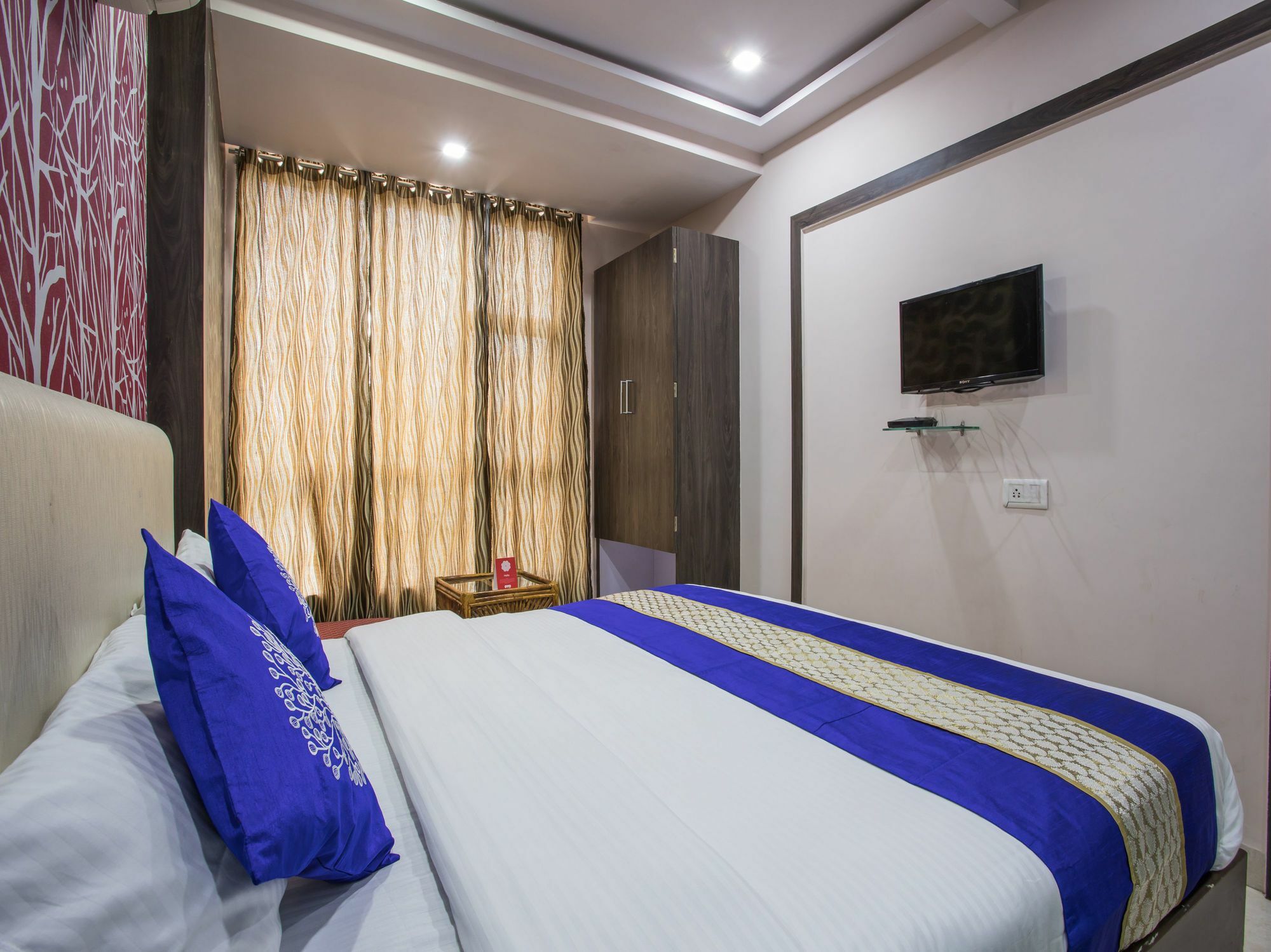 Oyo 2403 Hotel Aamantran Avenue Ujjain Dış mekan fotoğraf